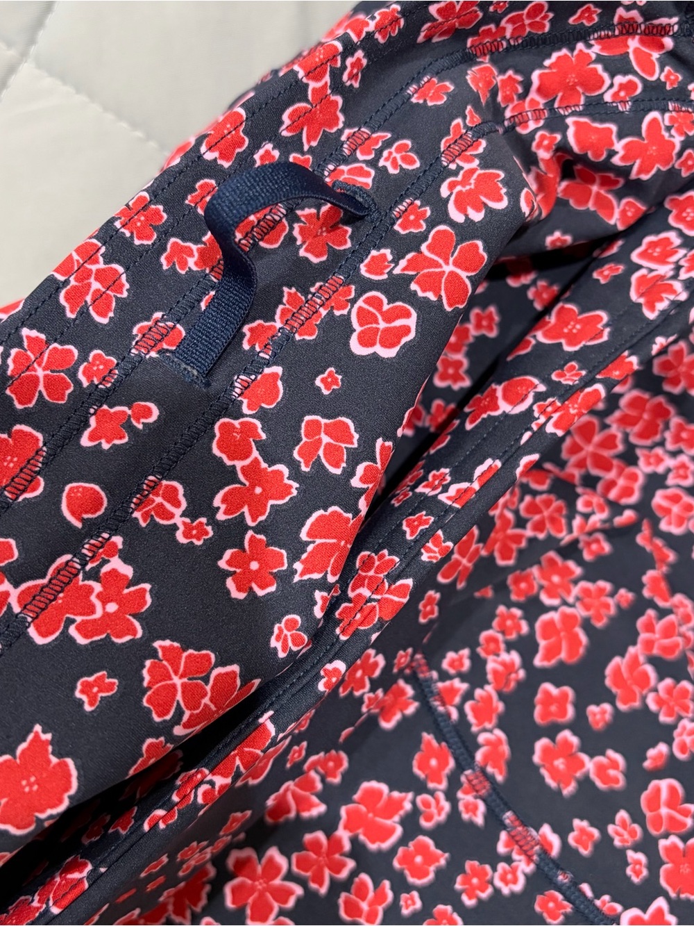lululemon athletica Navy Leggings with Red-Pink Floral Print - Picture 3 of 5